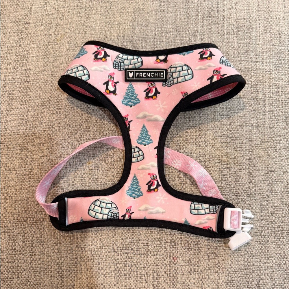 Frenchie Bulldog winter harness in pink.